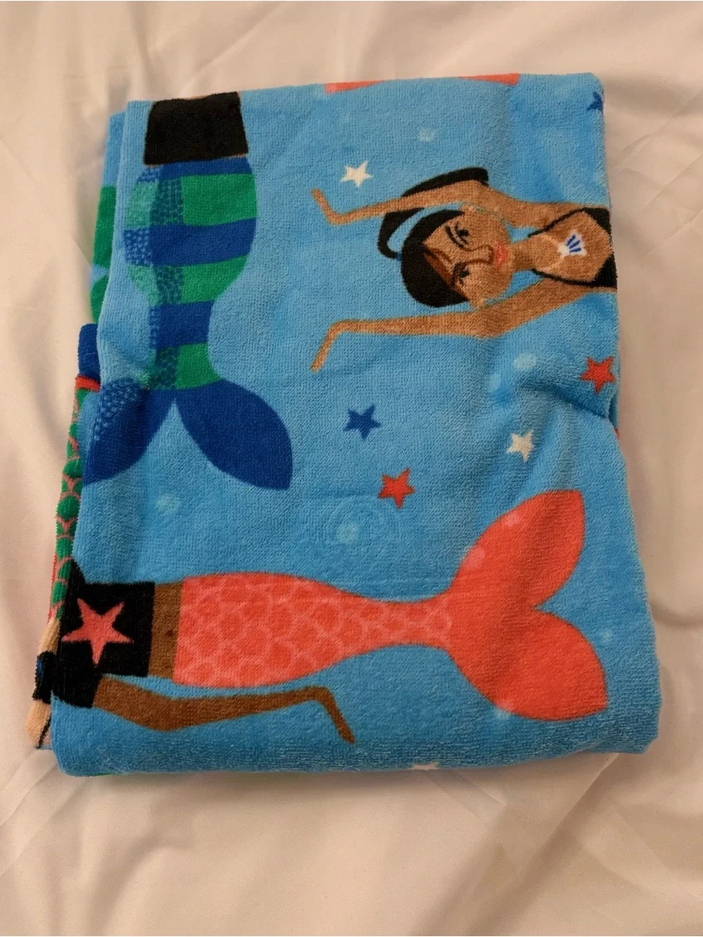 Mainstays Mermaid Print Beach Towel in Light Blue with Multicolor Tails